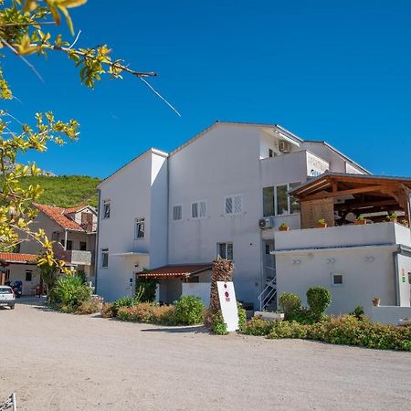 Apartments By The Sea Sumpetar, Omis - 2808 Zewnętrze zdjęcie