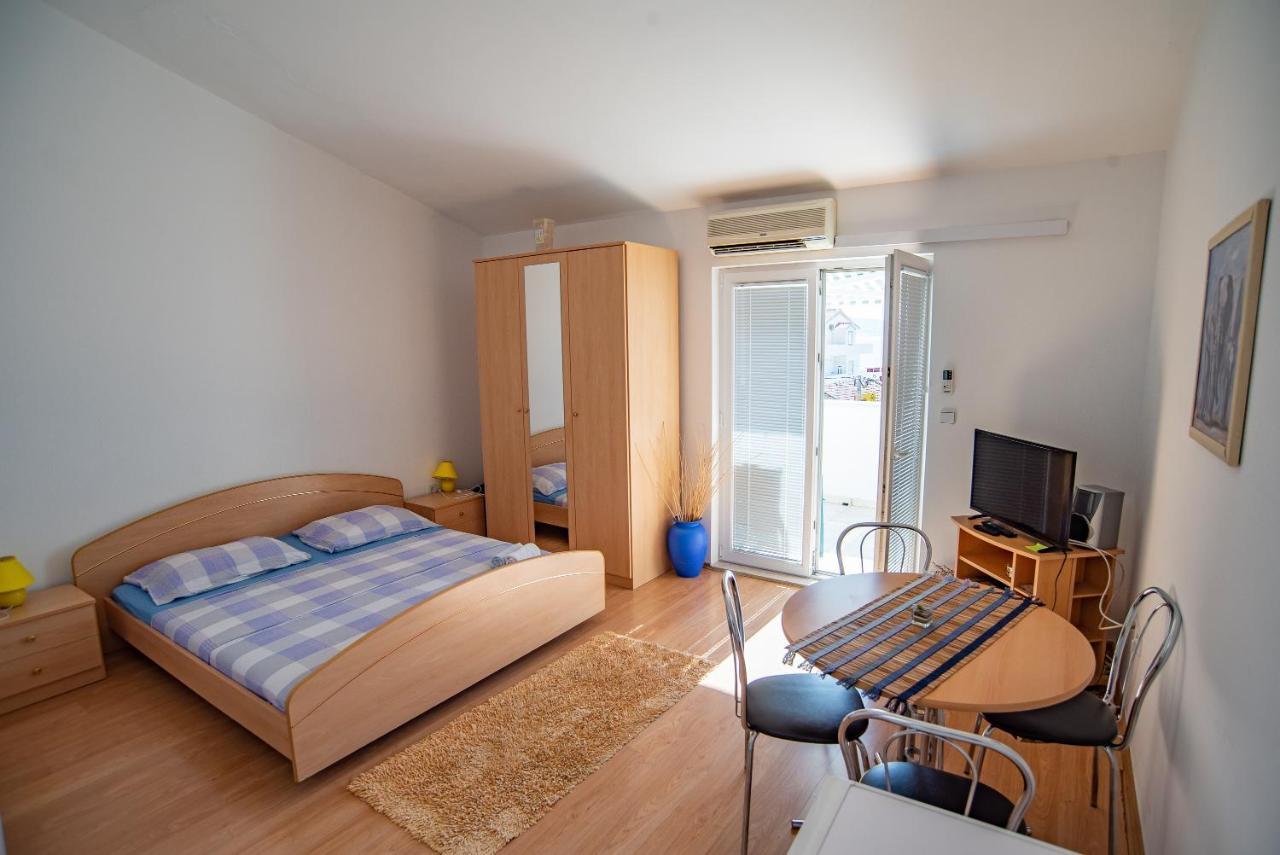 Apartments By The Sea Sumpetar, Omis - 2808 Zewnętrze zdjęcie