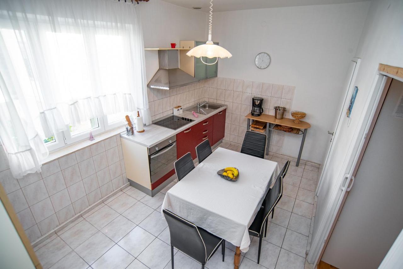 Apartments By The Sea Sumpetar, Omis - 2808 Zewnętrze zdjęcie