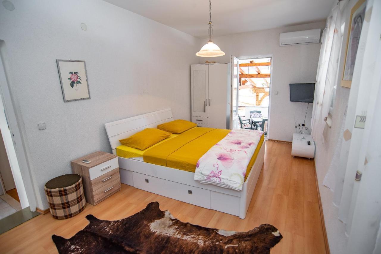 Apartments By The Sea Sumpetar, Omis - 2808 Zewnętrze zdjęcie